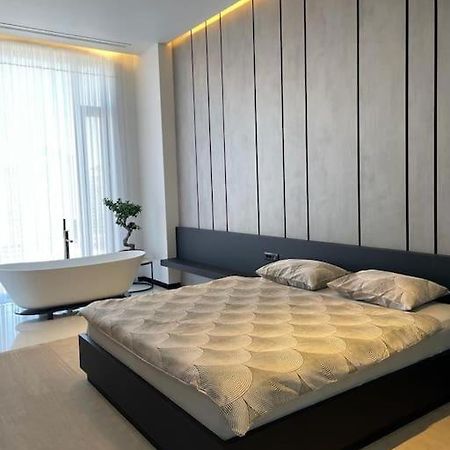 Luxury Penthouse Prishtina Apartment พริสตีนา ภายนอก รูปภาพ