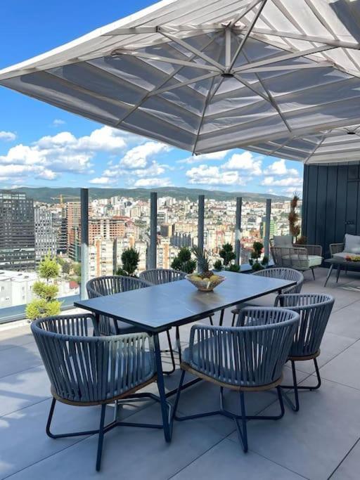 Luxury Penthouse Prishtina Apartment พริสตีนา ภายนอก รูปภาพ