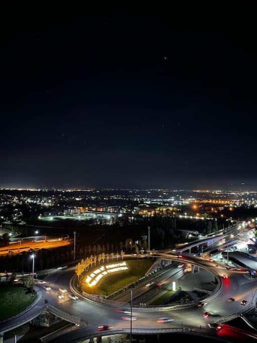 Luxury Penthouse Prishtina Apartment พริสตีนา ภายนอก รูปภาพ