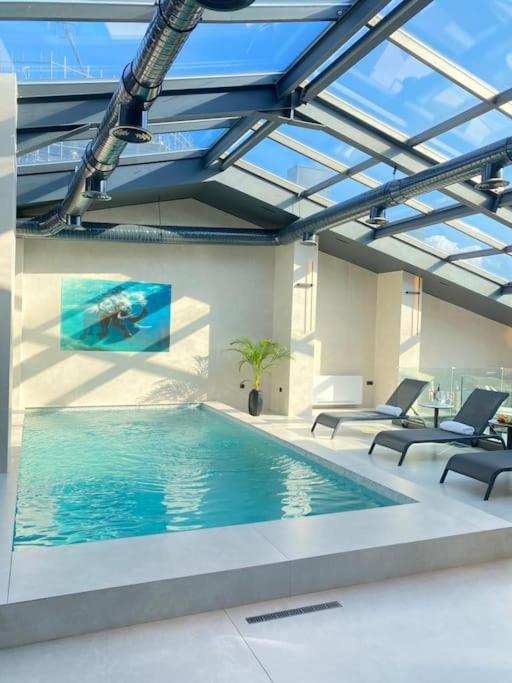 Luxury Penthouse Prishtina Apartment พริสตีนา ภายนอก รูปภาพ