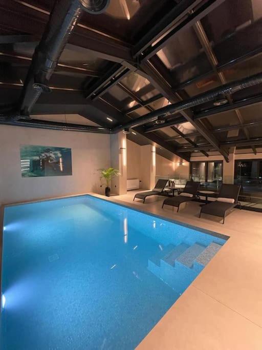 Luxury Penthouse Prishtina Apartment พริสตีนา ภายนอก รูปภาพ
