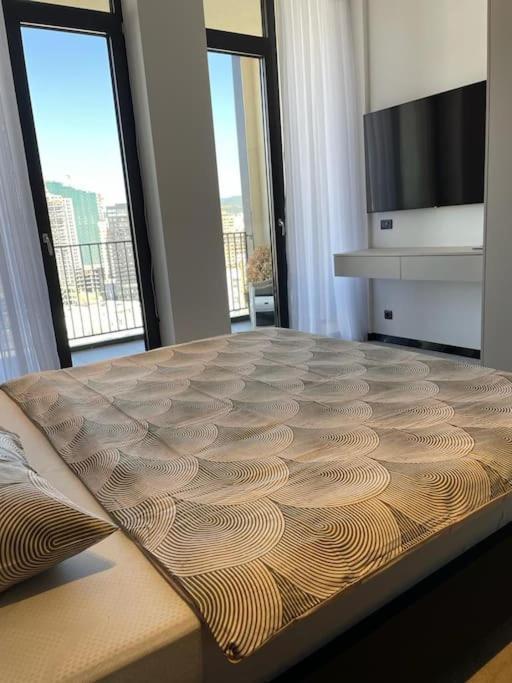 Luxury Penthouse Prishtina Apartment พริสตีนา ภายนอก รูปภาพ